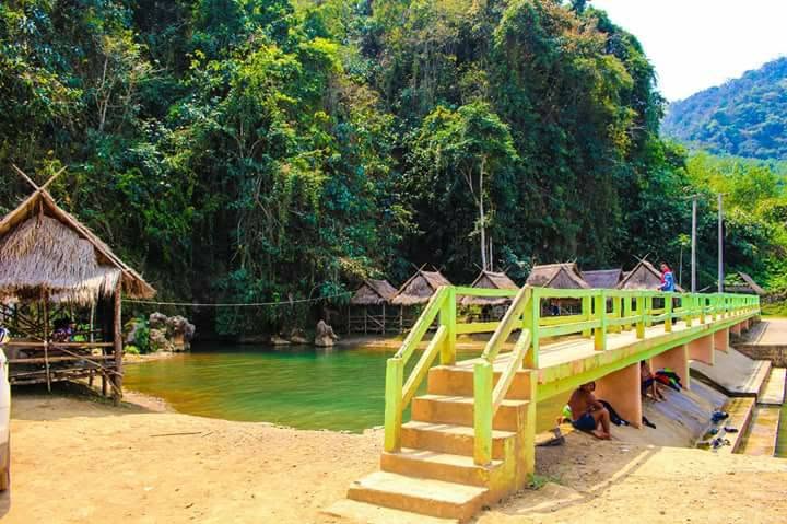 ນ້ຳລອດພູ